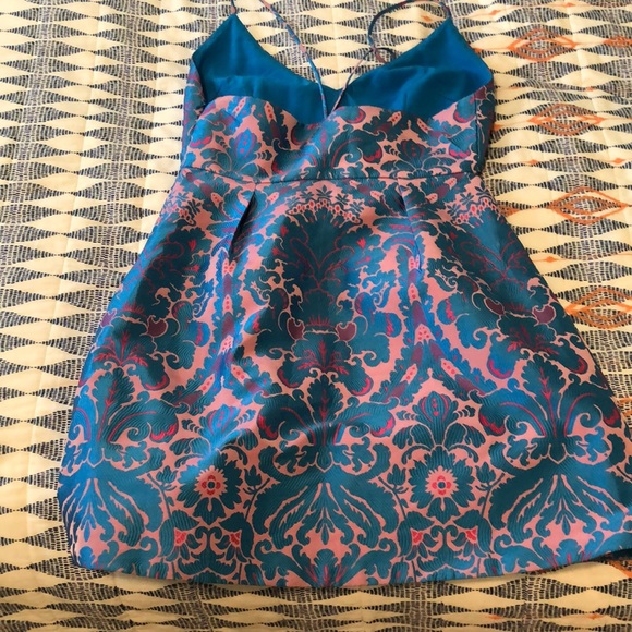 size 4 - Picture 3 of 5